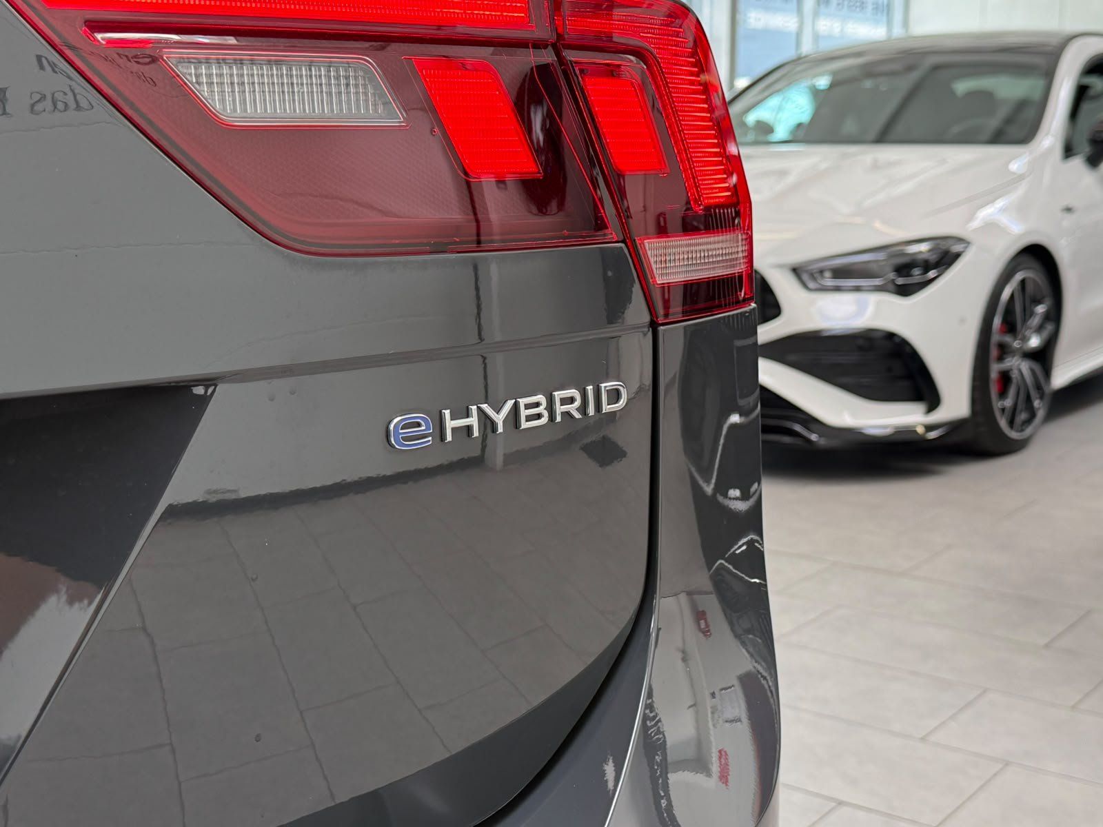 Fahrzeugabbildung Volkswagen Tiguan 1.4 TSI eHybrid Life ACC+CARPLAY+LED+ALS