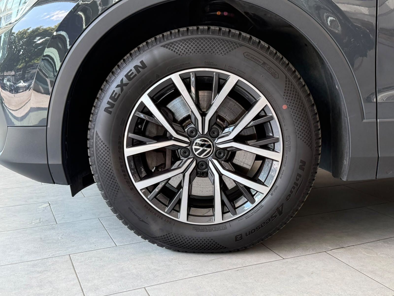 Fahrzeugabbildung Volkswagen Tiguan 1.4 TSI eHybrid Life ACC+CARPLAY+LED+ALS
