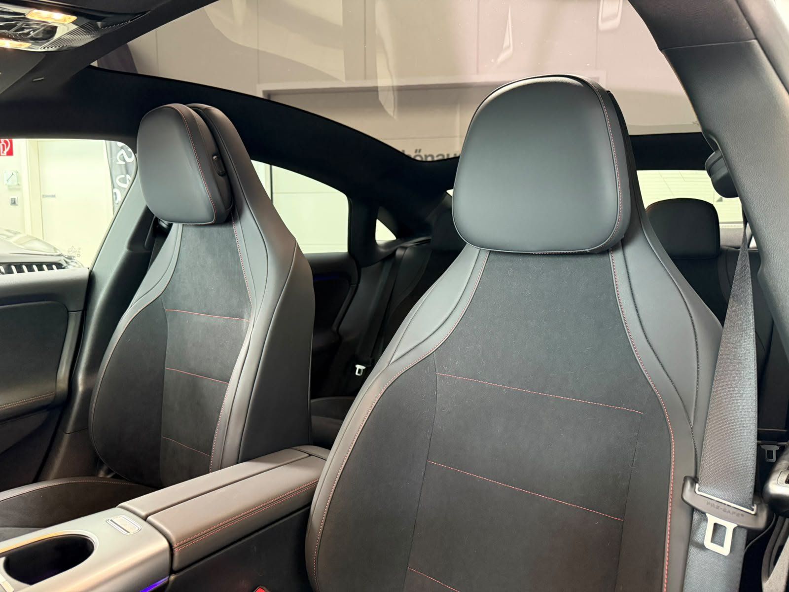 Fahrzeugabbildung Mercedes-Benz CLA 250+ AMG BURM+HUD+PANO+DISTR+NIGHT+MBEAM+360