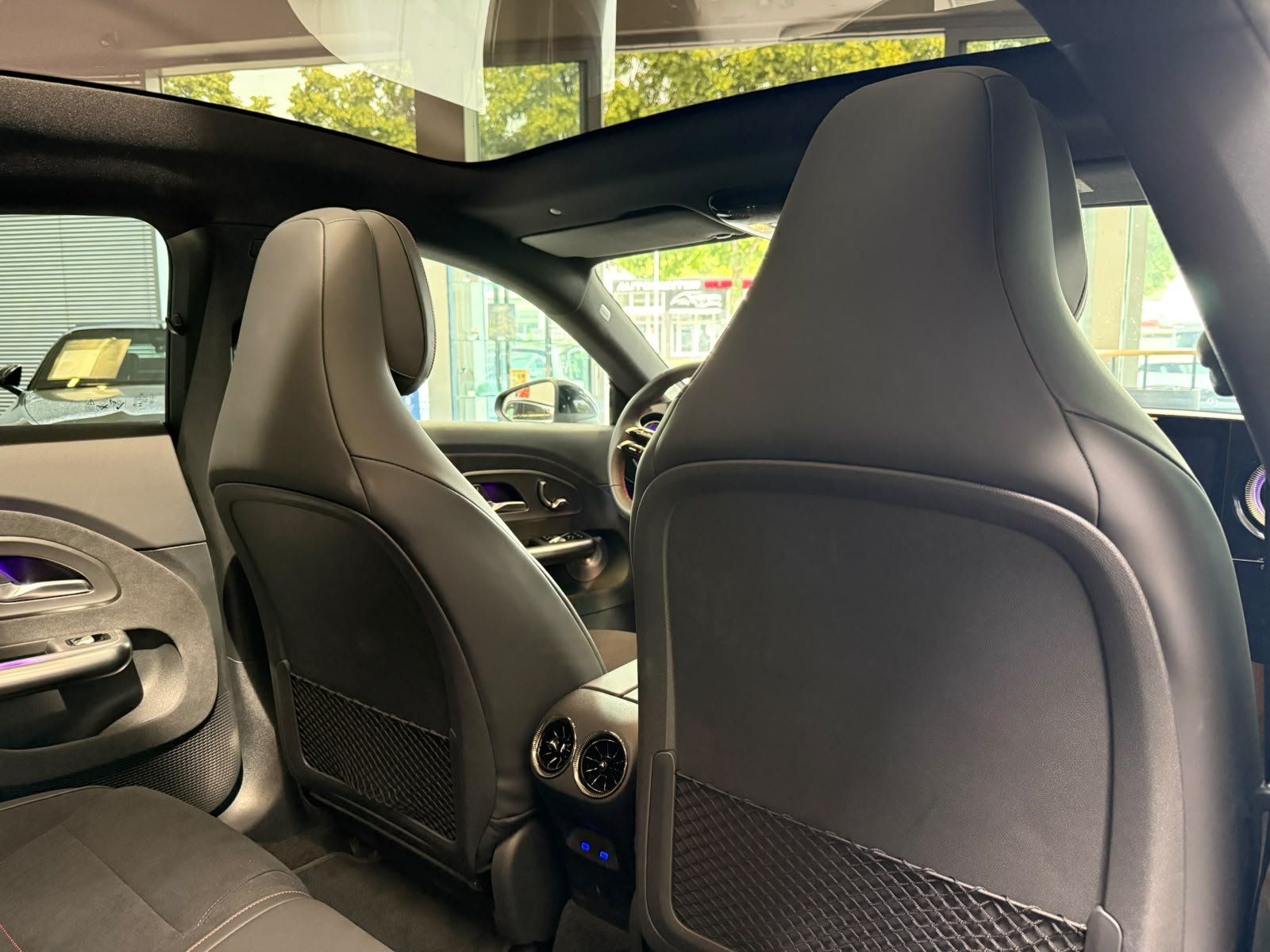 Fahrzeugabbildung Mercedes-Benz CLA 250+ AMG BURM+HUD+PANO+DISTR+NIGHT+MBEAM+360