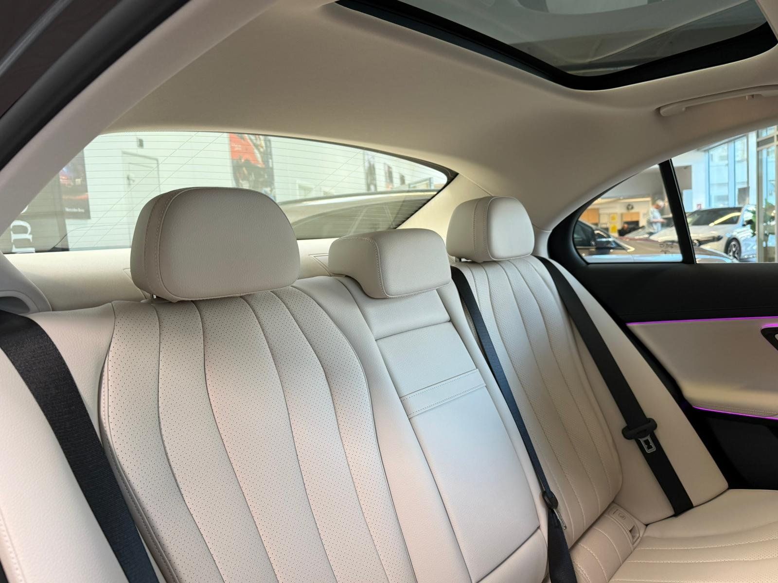 Fahrzeugabbildung Mercedes-Benz E 200 Avantgarde DISTR+PANO+MEMORY+360°+KEYLESS