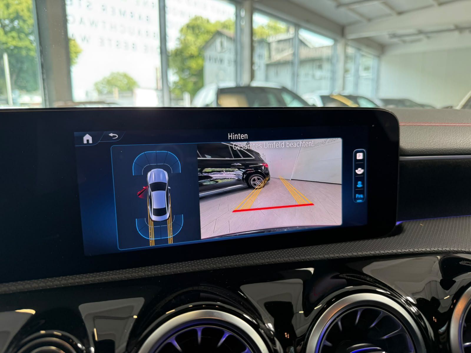 Fahrzeugabbildung Mercedes-Benz CLA 200 AMG NIGHT+KAMERA+KEYLESS+LED+TOTW+AMBI.
