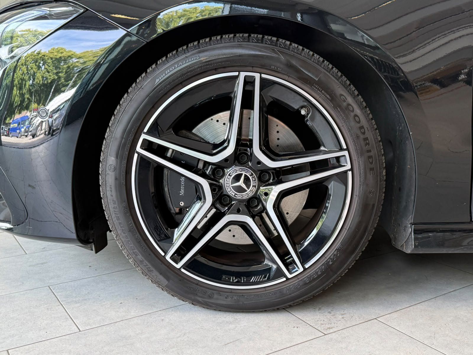 Fahrzeugabbildung Mercedes-Benz CLA 200 AMG NIGHT+KAMERA+KEYLESS+LED+TOTW+AMBI.