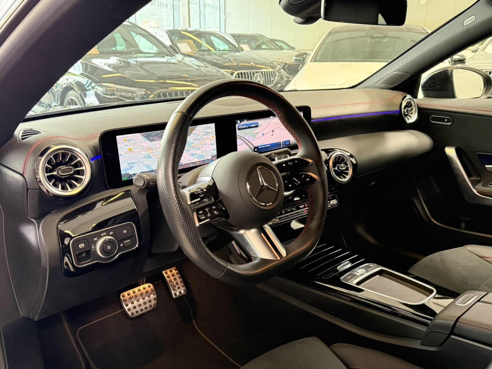 Fahrzeugabbildung Mercedes-Benz CLA 200 AMG NIGHT+KAMERA+KEYLESS+LED+TOTW+AMBI.