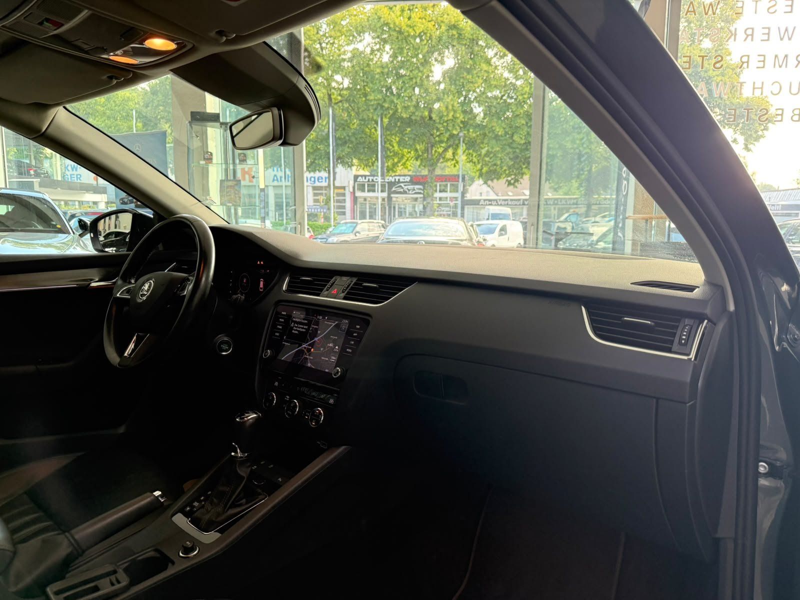 Fahrzeugabbildung SKODA Octavia 2.0 TDI Premium Edition NUR AN GEWERBE!