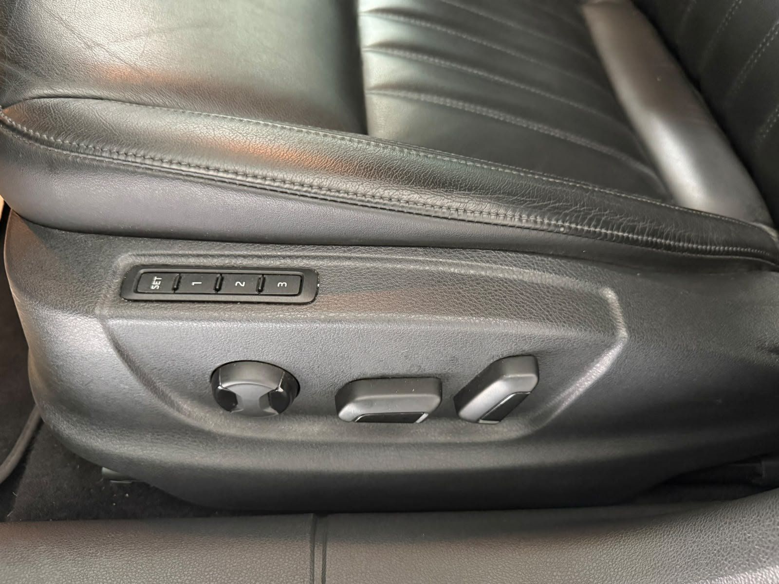 Fahrzeugabbildung SKODA Octavia 2.0 TDI Premium Edition NUR AN GEWERBE!