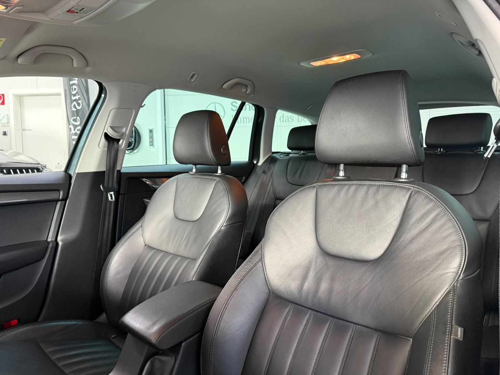 Fahrzeugabbildung SKODA Octavia 2.0 TDI Premium Edition NUR AN GEWERBE!