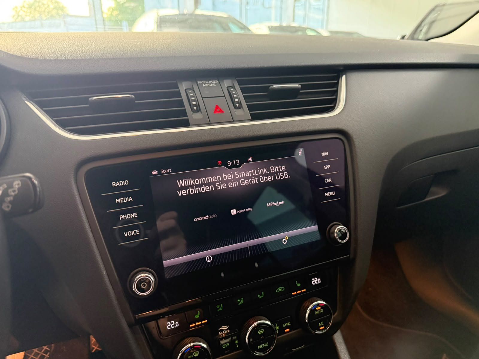 Fahrzeugabbildung SKODA Octavia 2.0 TDI Premium Edition NUR AN GEWERBE!
