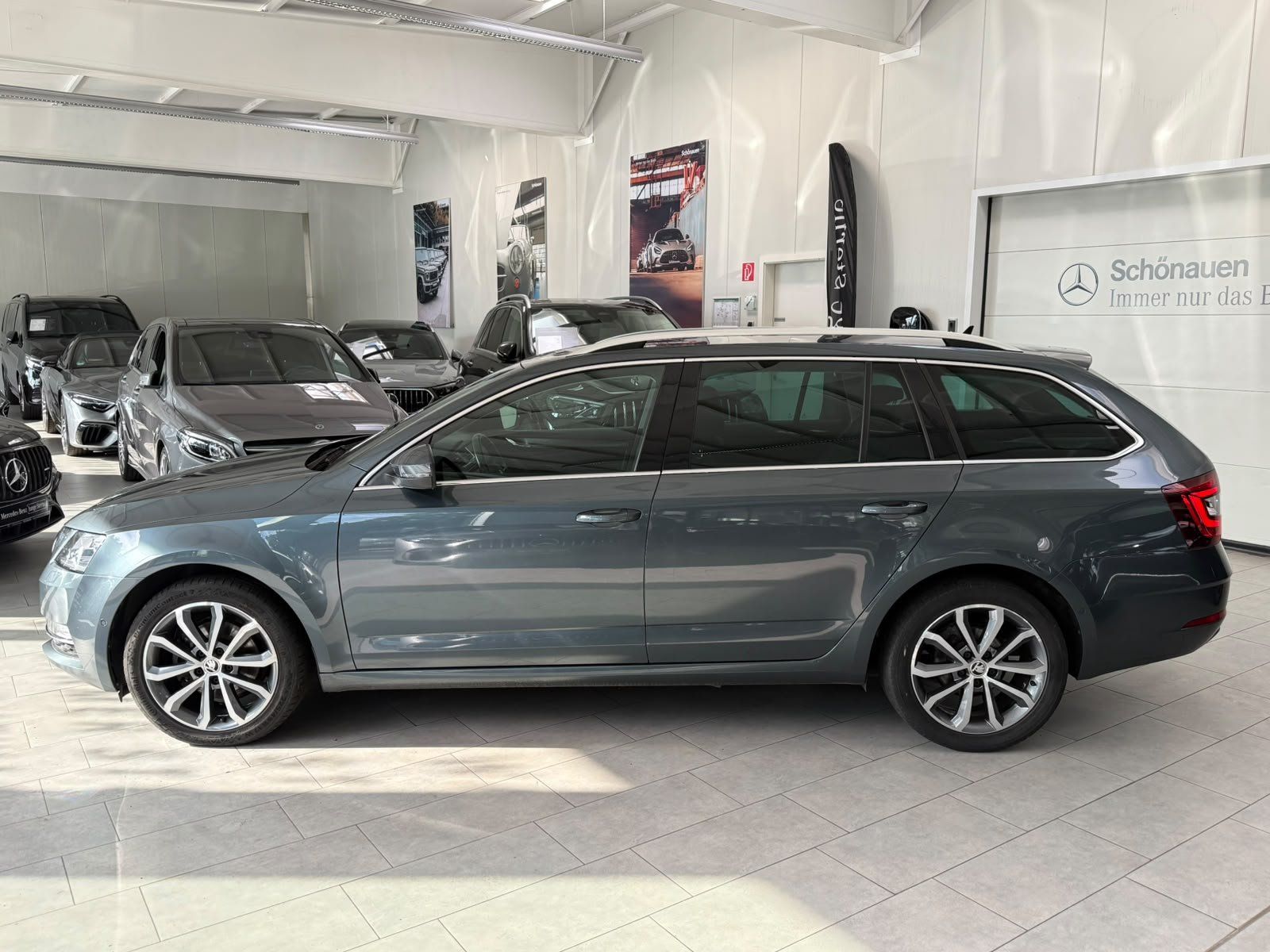 Fahrzeugabbildung SKODA Octavia 2.0 TDI Premium Edition NUR AN GEWERBE!