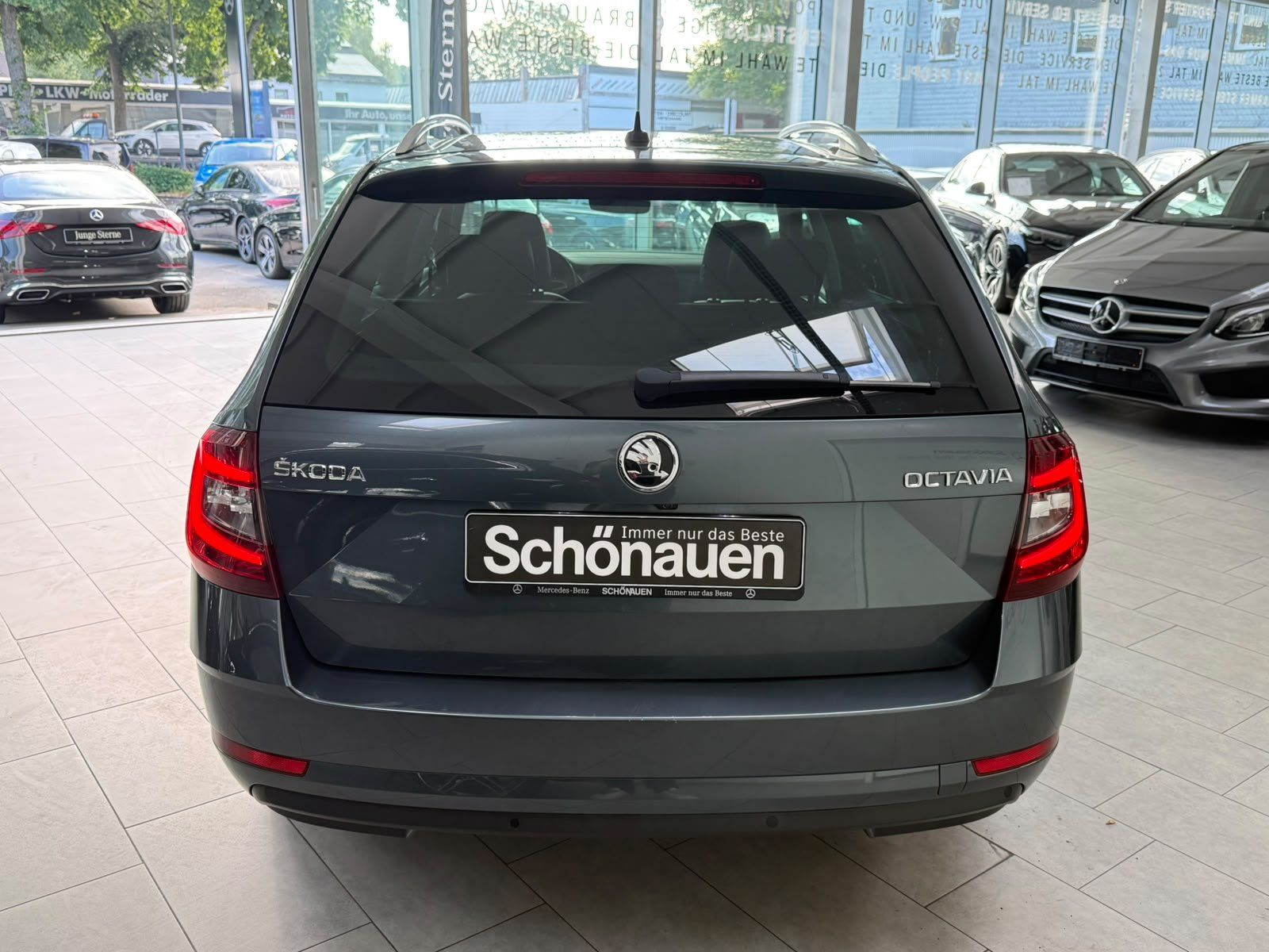 Fahrzeugabbildung SKODA Octavia 2.0 TDI Premium Edition NUR AN GEWERBE!