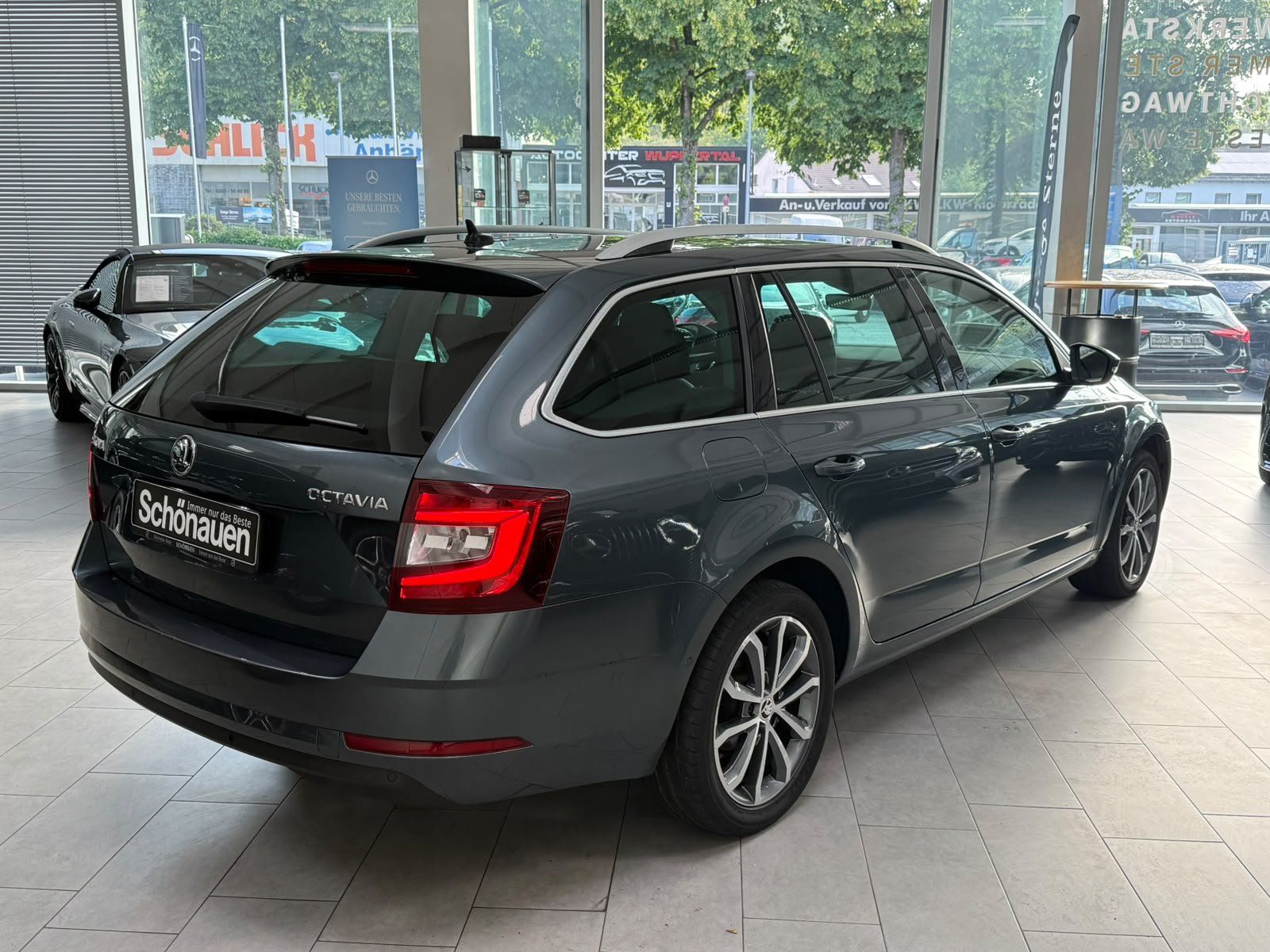 Fahrzeugabbildung SKODA Octavia 2.0 TDI Premium Edition NUR AN GEWERBE!