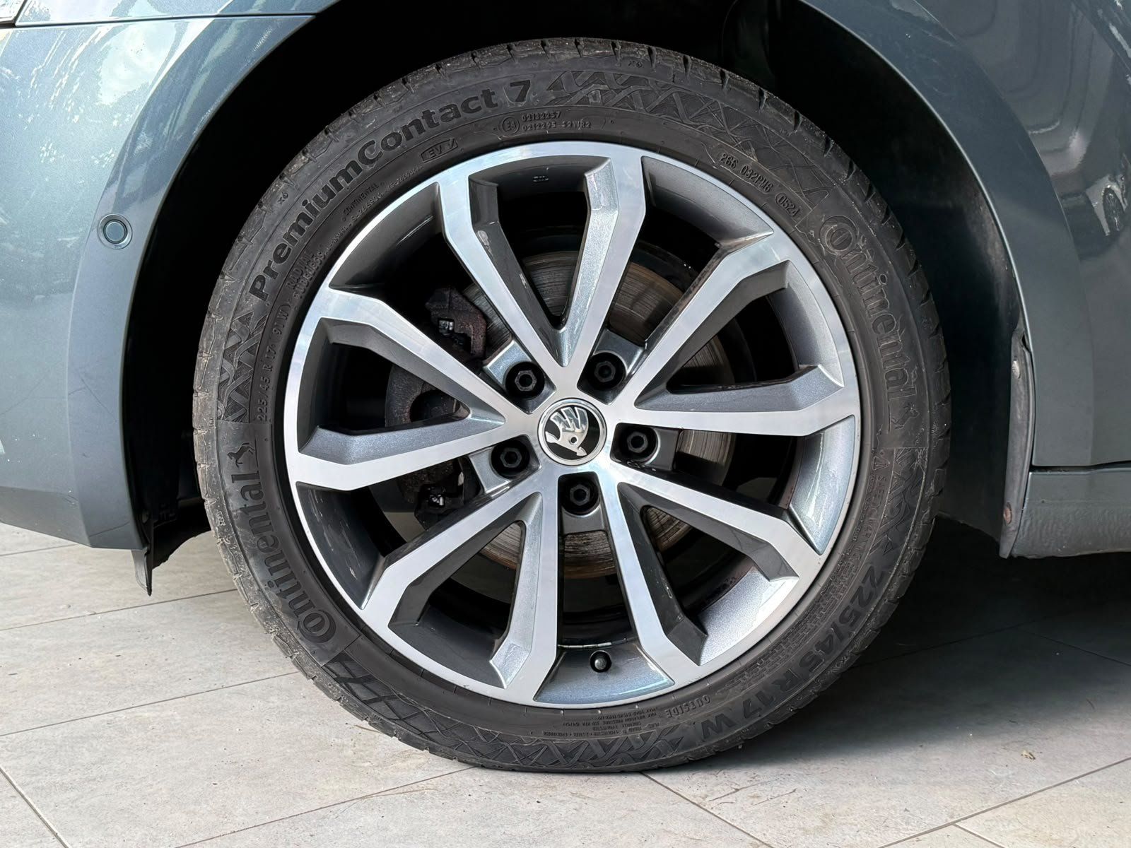 Fahrzeugabbildung SKODA Octavia 2.0 TDI Premium Edition NUR AN GEWERBE!
