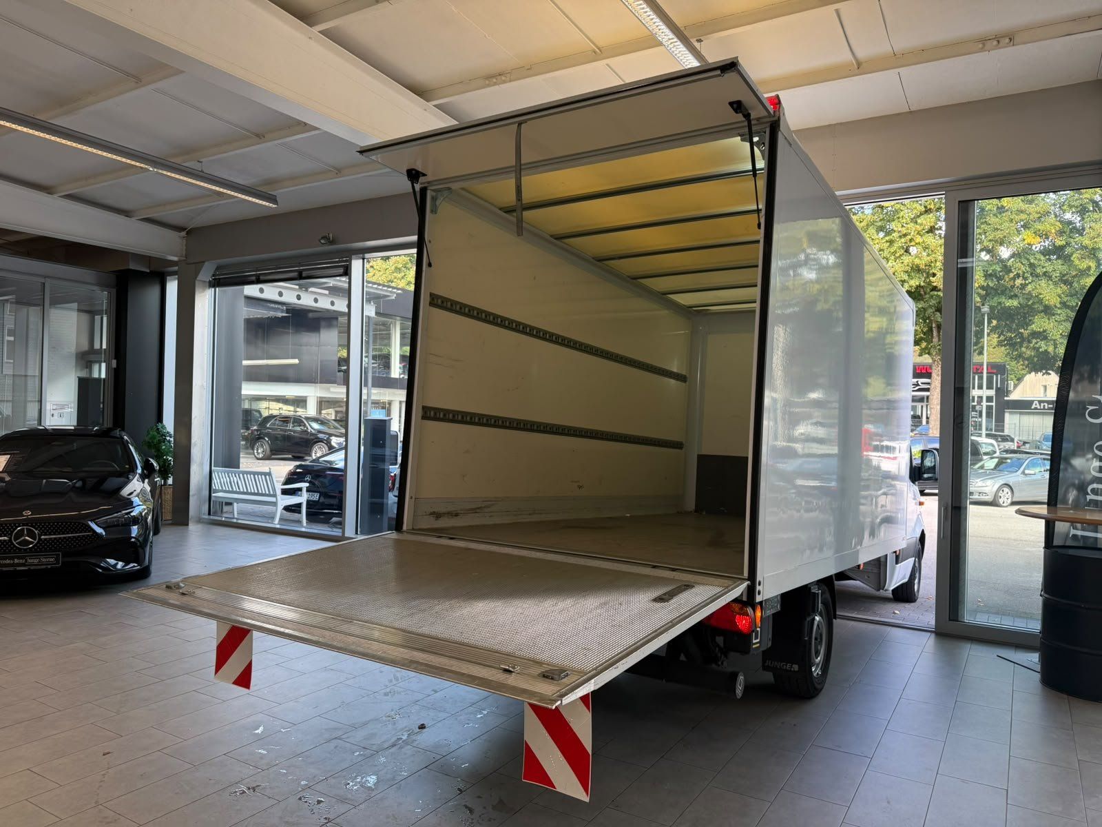 Fahrzeugabbildung Mercedes-Benz Sprinter 317 Koffer 4325/LBW/LED/MBUX/KAMERA/NAV