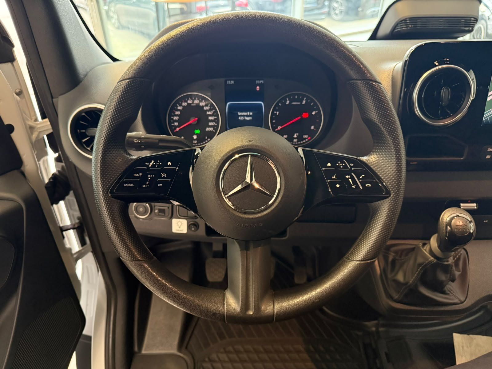 Fahrzeugabbildung Mercedes-Benz Sprinter 317 CDI Koffer LBW/TÜR/LED/APPLECARPLAY