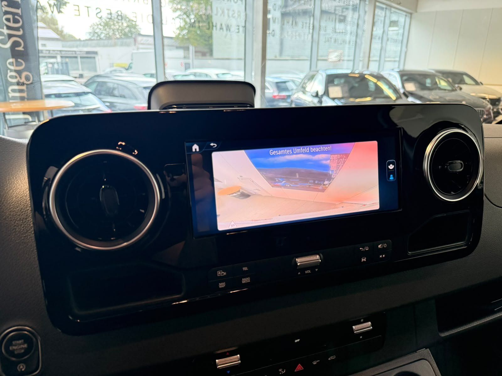 Fahrzeugabbildung Mercedes-Benz Sprinter 317 CDI Koffer LBW/TÜR/LED/APPLECARPLAY