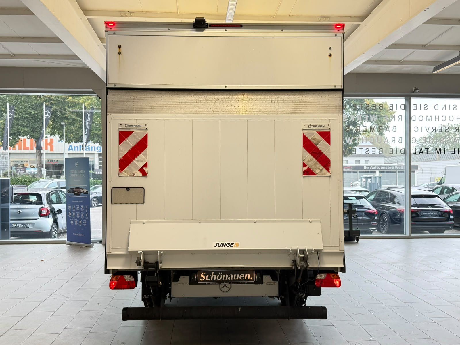Fahrzeugabbildung Mercedes-Benz Sprinter 317 CDI Koffer LBW/TÜR/LED/APPLECARPLAY