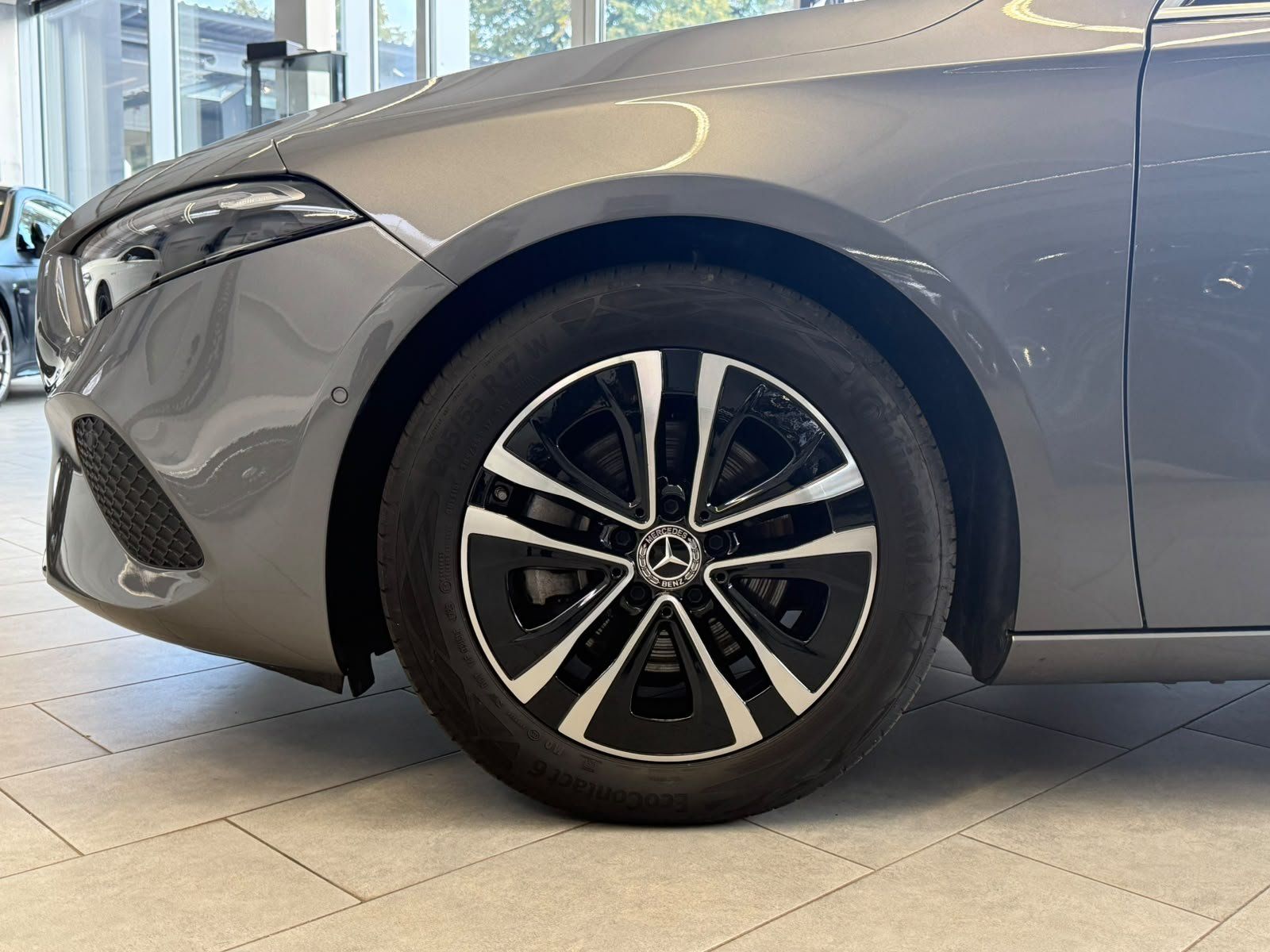 Fahrzeugabbildung Mercedes-Benz A 180 PROGRESSIVE+LED+KAMERA+SPUR+WINTERPAKET+17