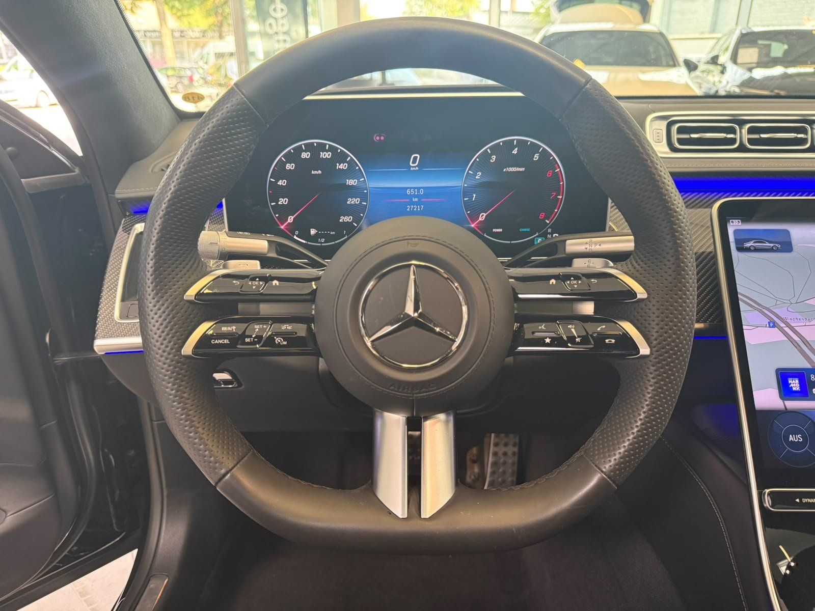 Fahrzeugabbildung Mercedes-Benz S 500 L 4M AMG+AIRMATIC+PANO+MASSAGE+CARBON+BURM