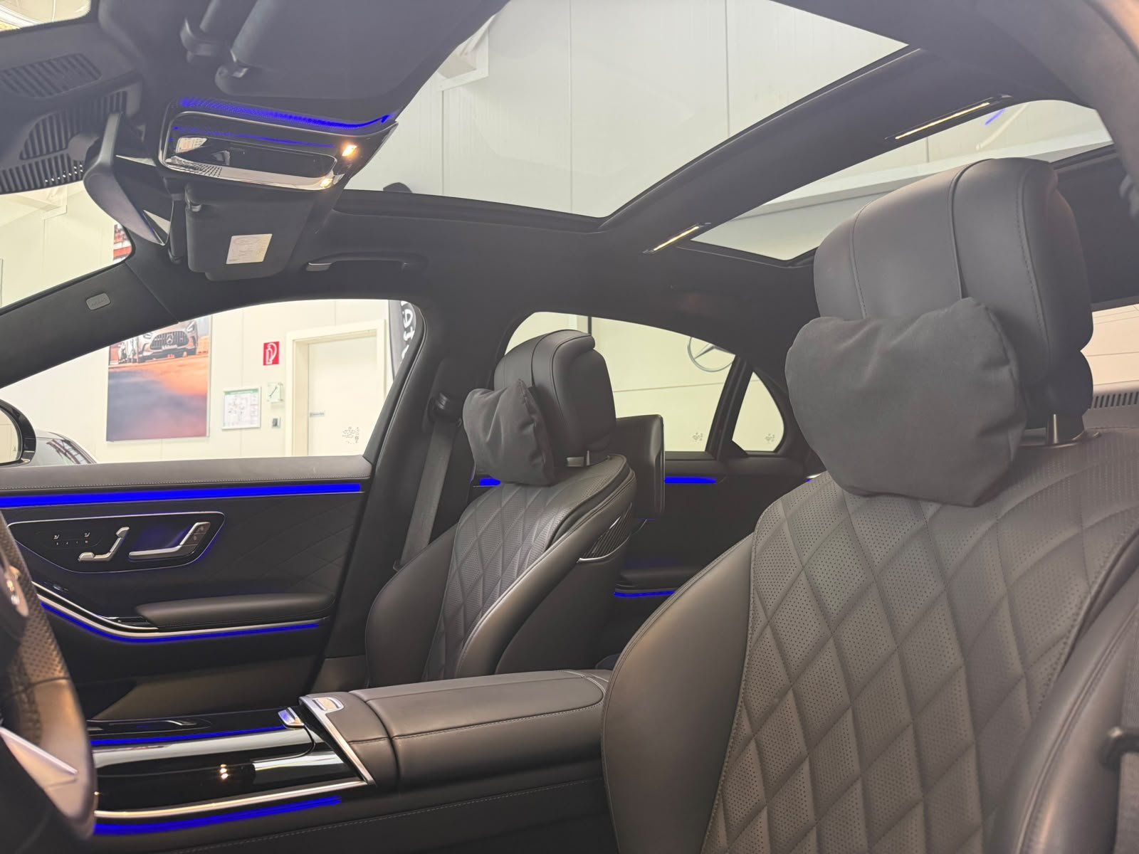 Fahrzeugabbildung Mercedes-Benz S 500 L 4M AMG+AIRMATIC+PANO+MASSAGE+CARBON+BURM