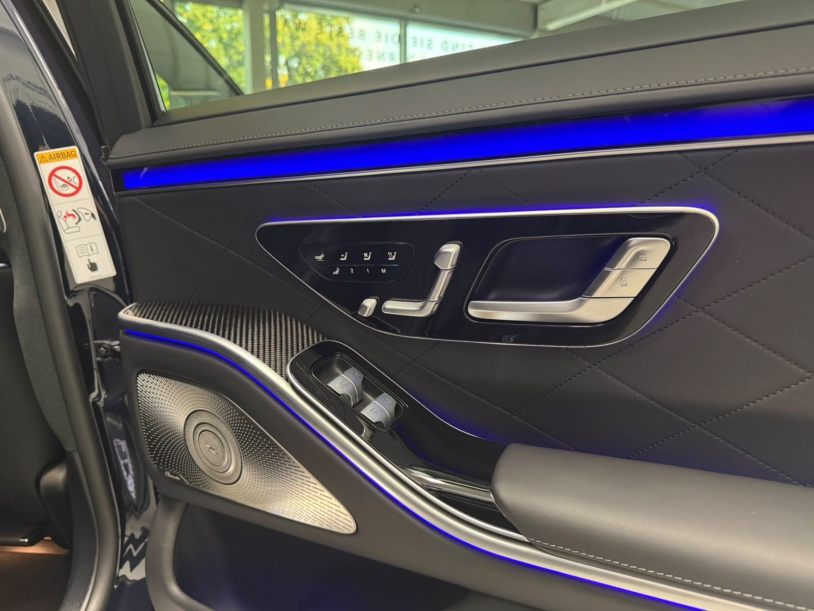 Fahrzeugabbildung Mercedes-Benz S 500 L 4M AMG+AIRMATIC+PANO+MASSAGE+CARBON+BURM