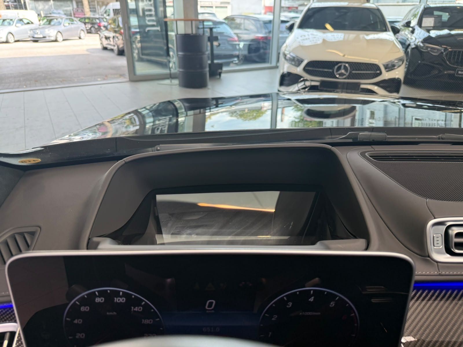 Fahrzeugabbildung Mercedes-Benz S 500 L 4M AMG+AIRMATIC+PANO+MASSAGE+CARBON+BURM