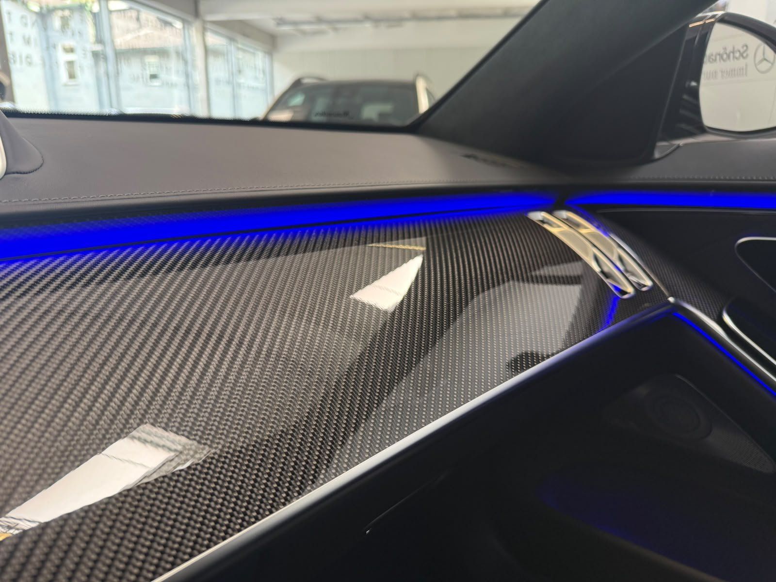 Fahrzeugabbildung Mercedes-Benz S 500 L 4M AMG+AIRMATIC+PANO+MASSAGE+CARBON+BURM