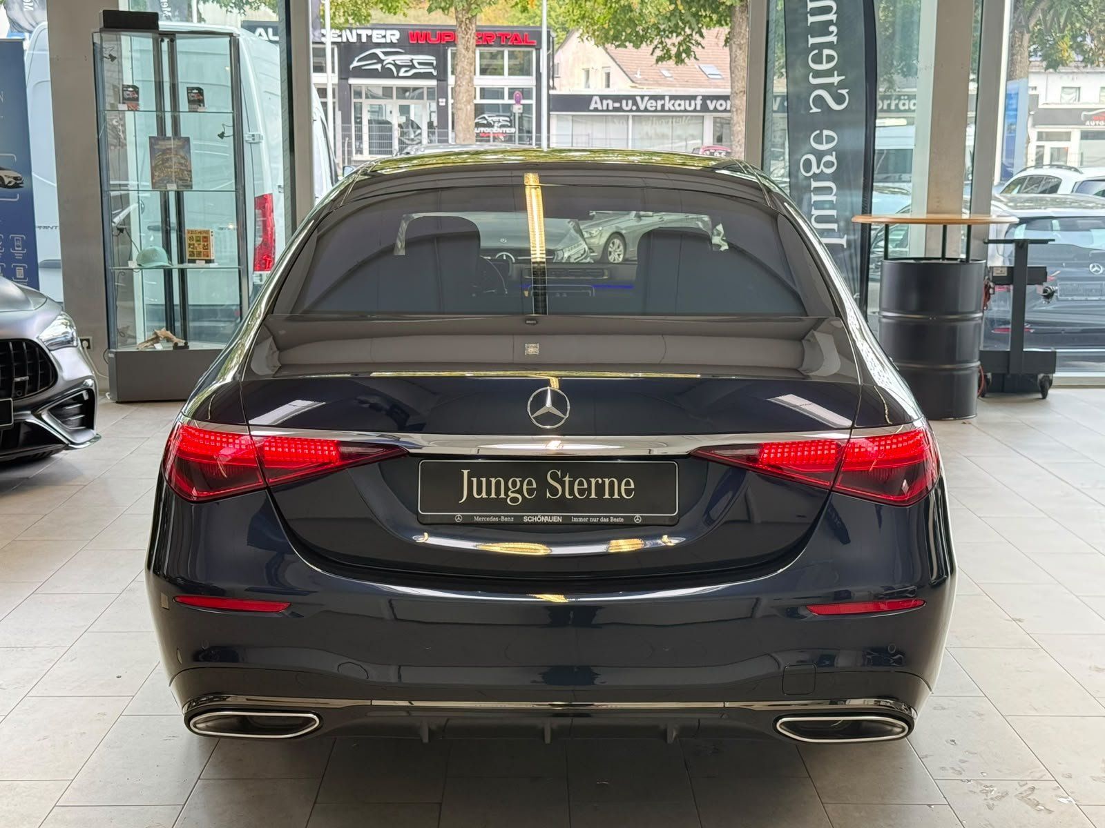 Fahrzeugabbildung Mercedes-Benz S 500 L 4M AMG+AIRMATIC+PANO+MASSAGE+CARBON+BURM