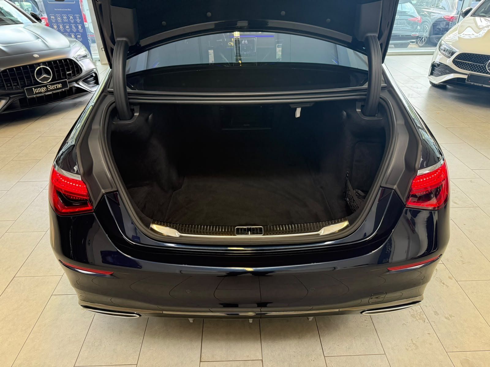 Fahrzeugabbildung Mercedes-Benz S 500 L 4M AMG+AIRMATIC+PANO+MASSAGE+CARBON+BURM