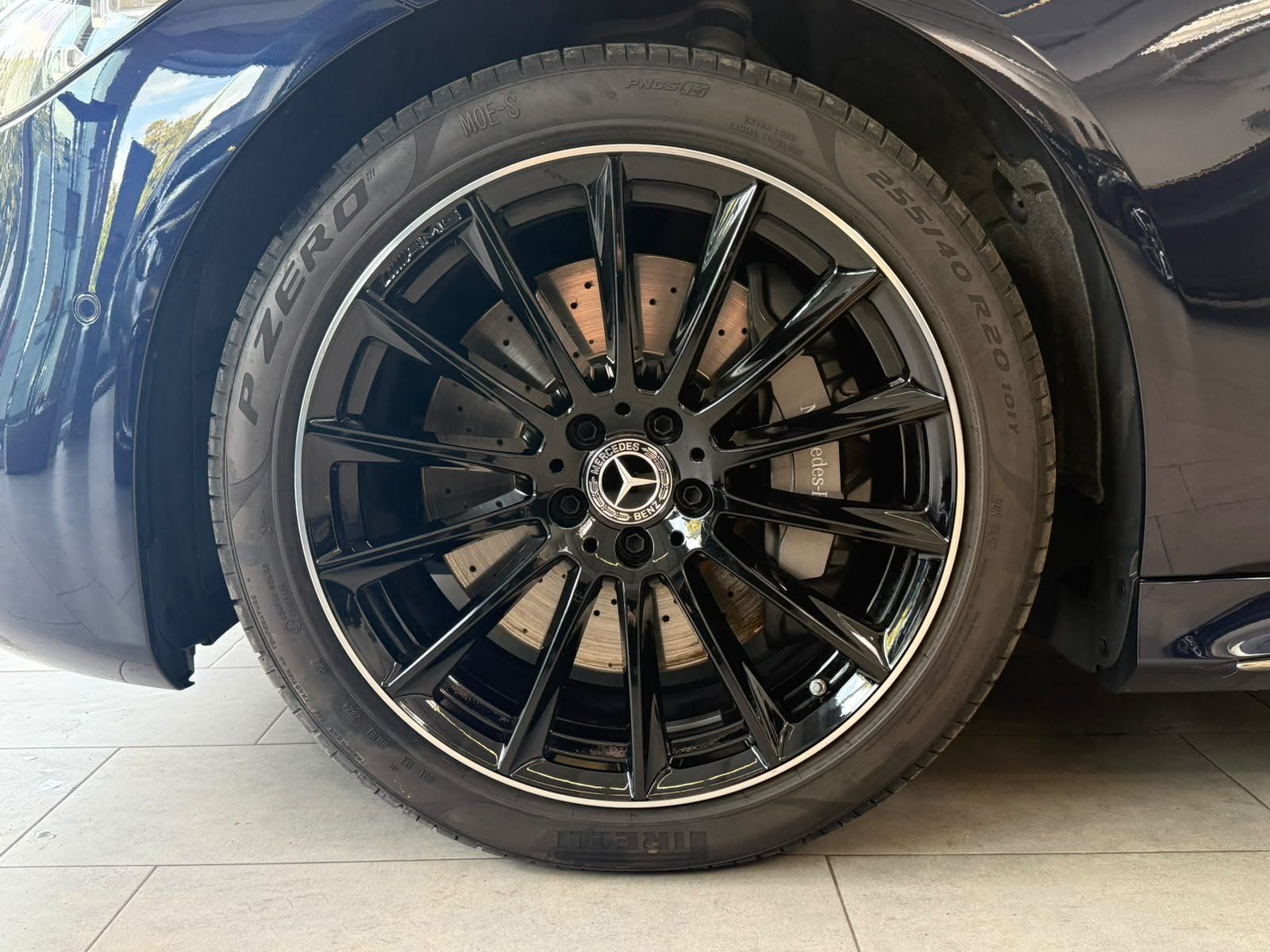 Fahrzeugabbildung Mercedes-Benz S 500 L 4M AMG+AIRMATIC+PANO+MASSAGE+CARBON+BURM