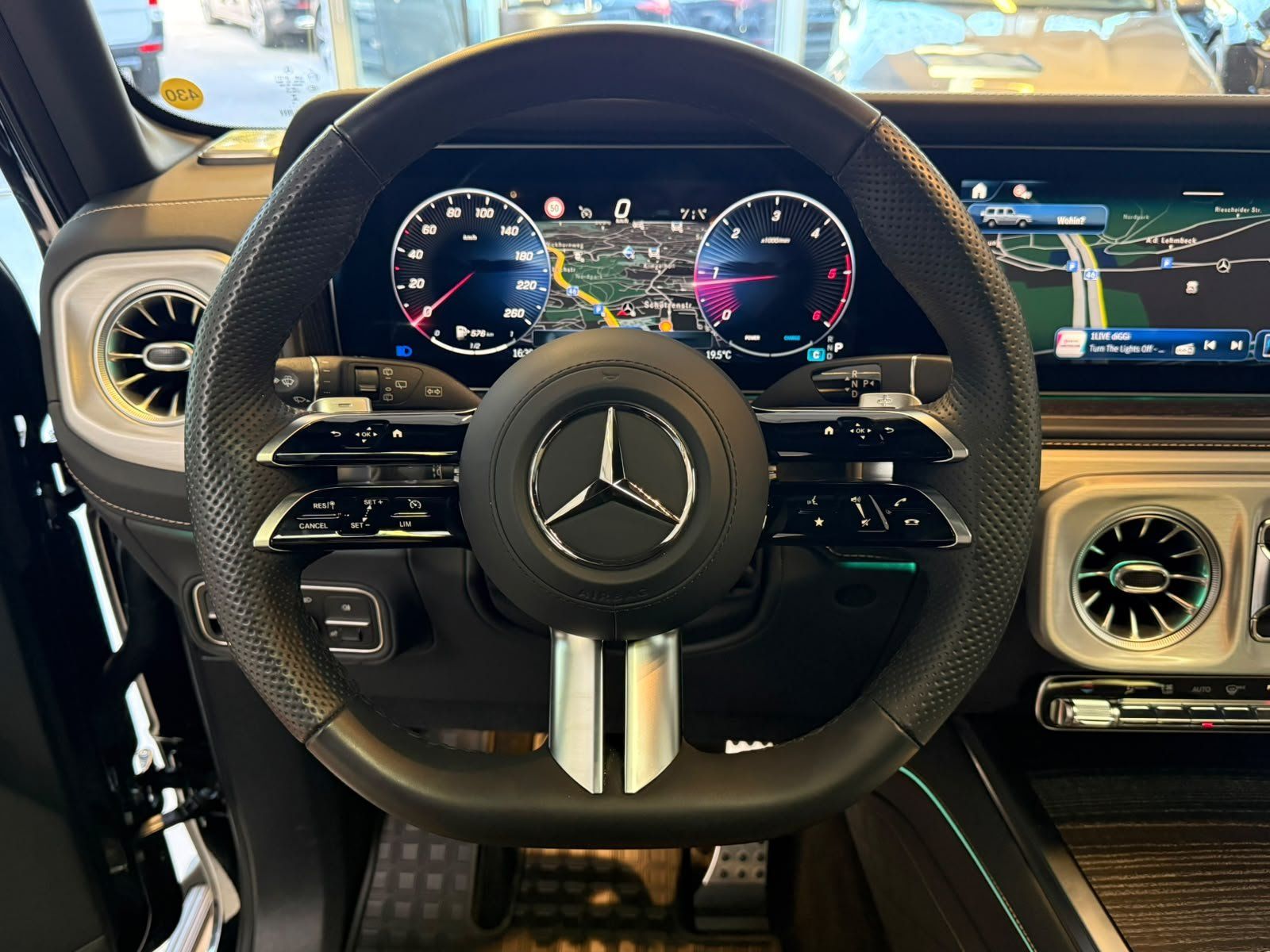 Fahrzeugabbildung Mercedes-Benz G 450d AMG+SUPERIOR+MANUFAKTUR+STDHZ+BURM+MBEAM