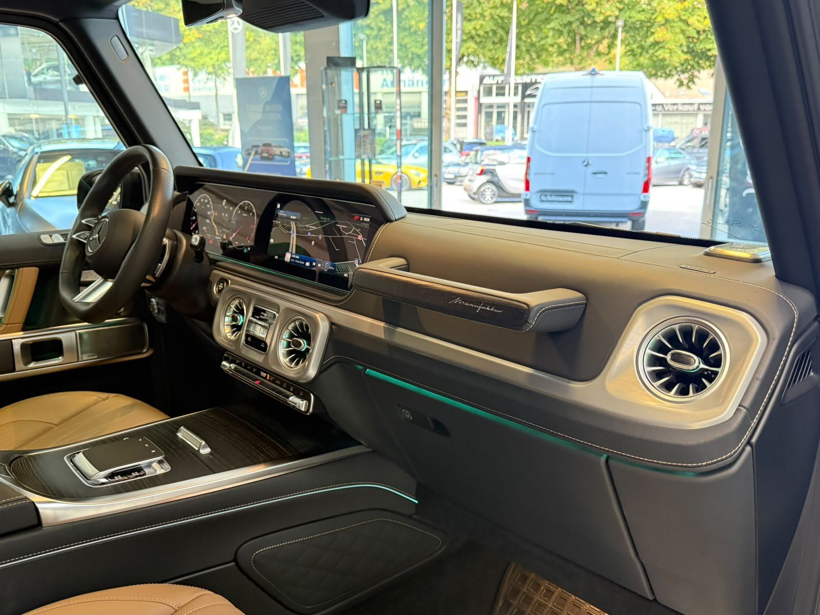 Fahrzeugabbildung Mercedes-Benz G 450d AMG+SUPERIOR+MANUFAKTUR+STDHZ+BURM+MBEAM