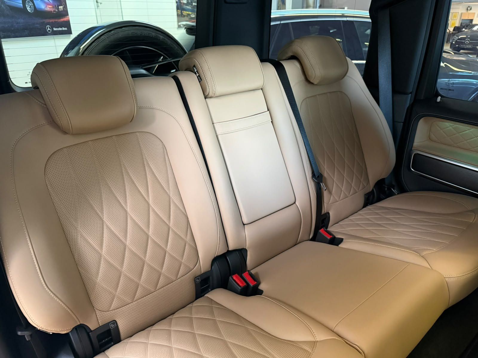 Fahrzeugabbildung Mercedes-Benz G 450d AMG+SUPERIOR+MANUFAKTUR+STDHZ+BURM+MBEAM