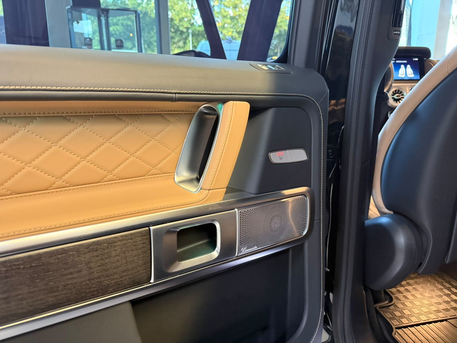 Fahrzeugabbildung Mercedes-Benz G 450d AMG+SUPERIOR+MANUFAKTUR+STDHZ+BURM+MBEAM