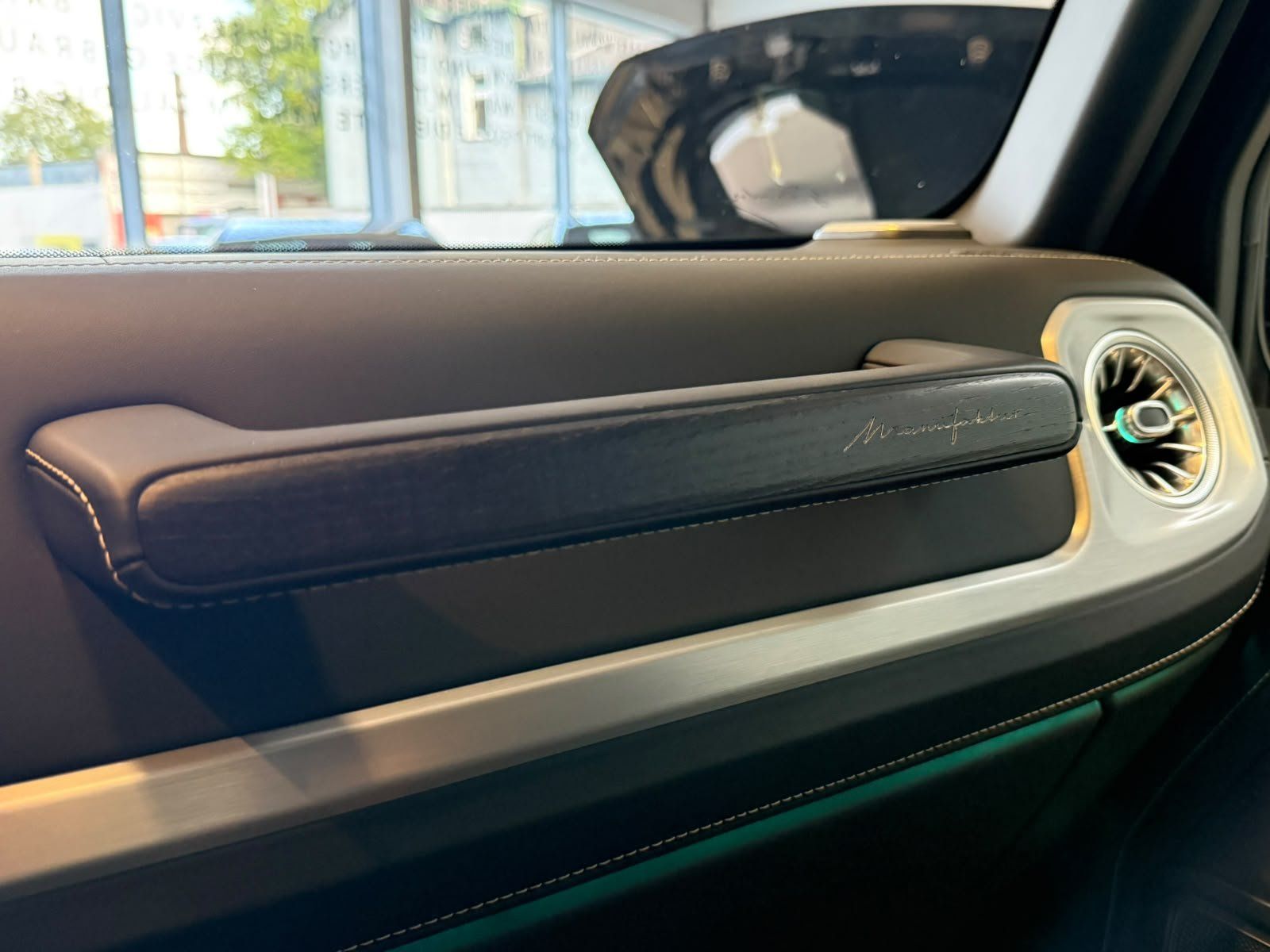 Fahrzeugabbildung Mercedes-Benz G 450d AMG+SUPERIOR+MANUFAKTUR+STDHZ+BURM+MBEAM
