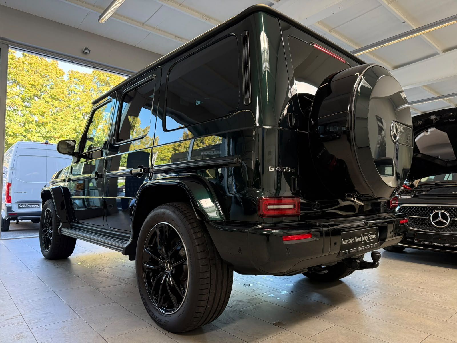 Fahrzeugabbildung Mercedes-Benz G 450d AMG+SUPERIOR+MANUFAKTUR+STDHZ+BURM+MBEAM