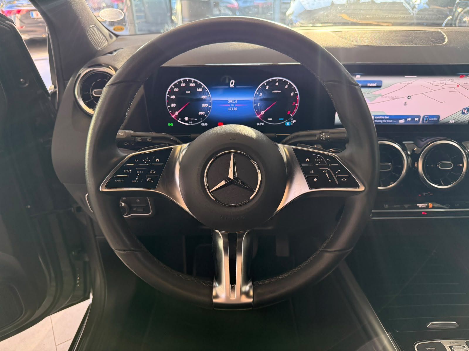 Fahrzeugabbildung Mercedes-Benz B 180 AHK+KAMERA+MEMORY+LED+TOTW.+SPURASS.+17"