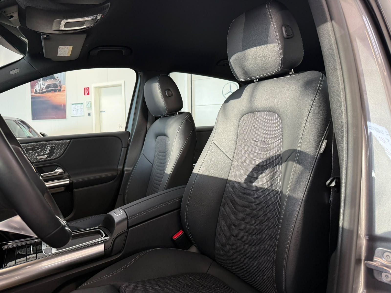 Fahrzeugabbildung Mercedes-Benz B 180 AHK+KAMERA+MEMORY+LED+TOTW.+SPURASS.+17"