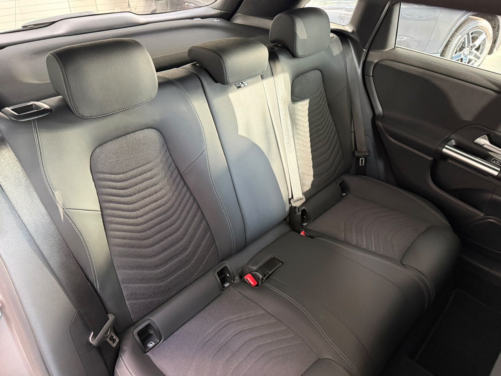 Fahrzeugabbildung Mercedes-Benz B 180 AHK+KAMERA+MEMORY+LED+TOTW.+SPURASS.+17"