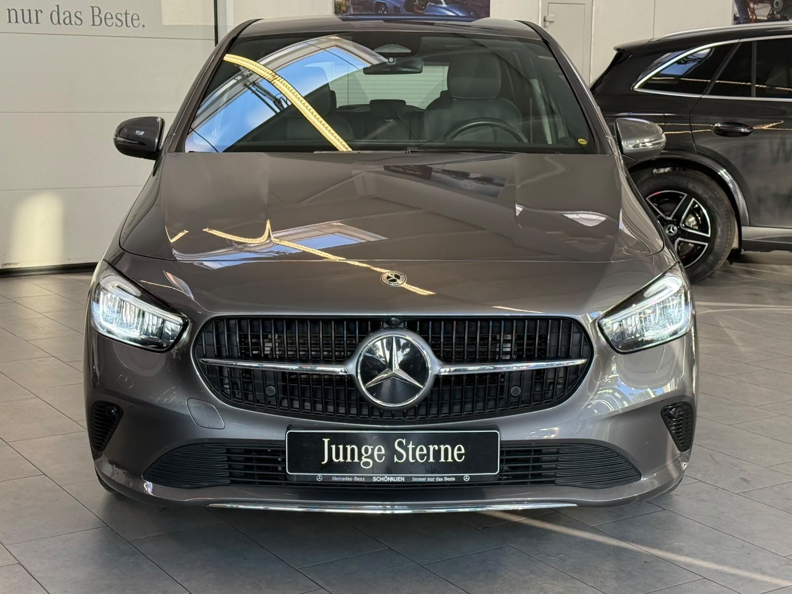 Fahrzeugabbildung Mercedes-Benz B 180 AHK+KAMERA+MEMORY+LED+TOTW.+SPURASS.+17"