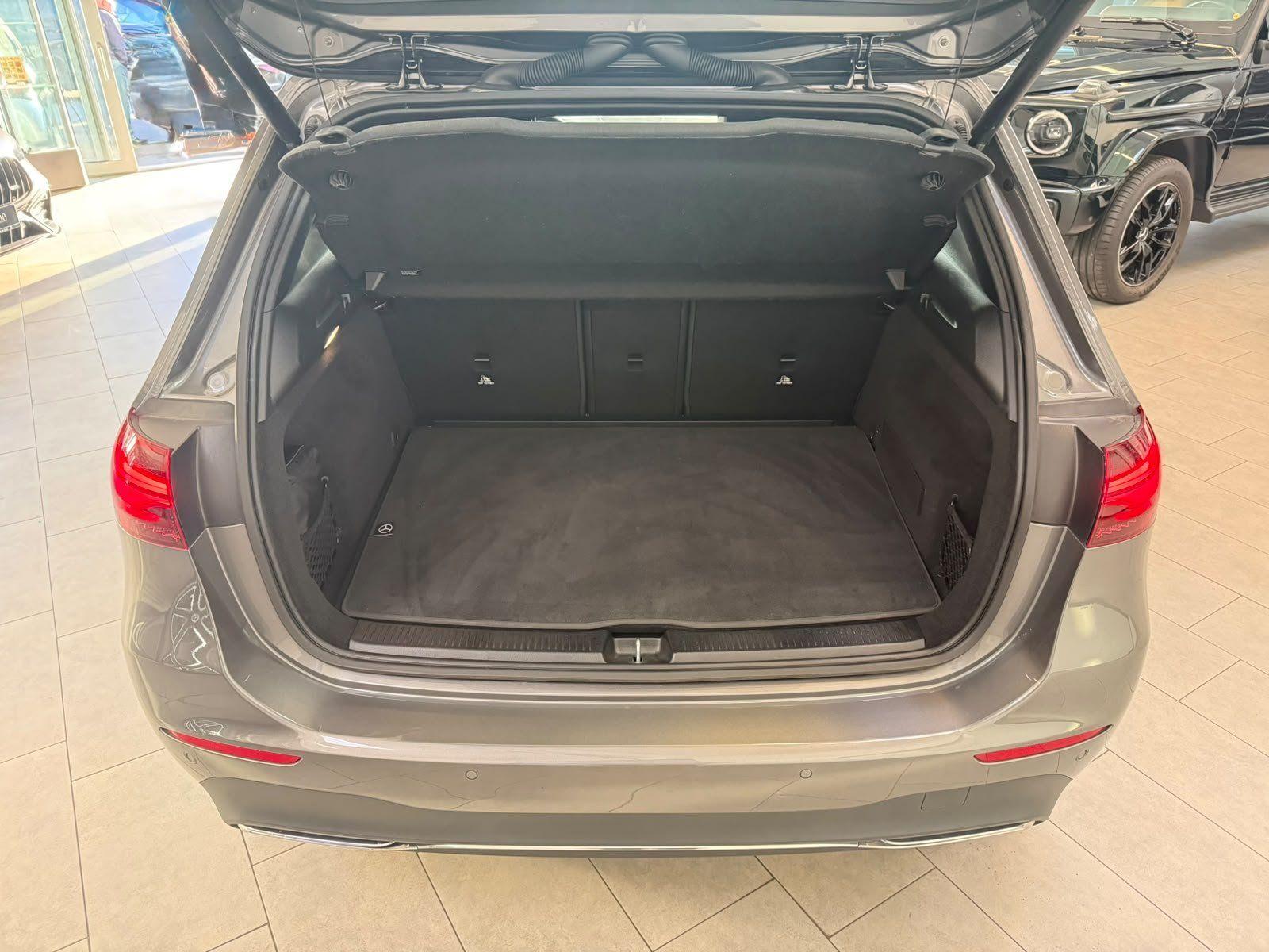Fahrzeugabbildung Mercedes-Benz B 180 AHK+KAMERA+MEMORY+LED+TOTW.+SPURASS.+17"