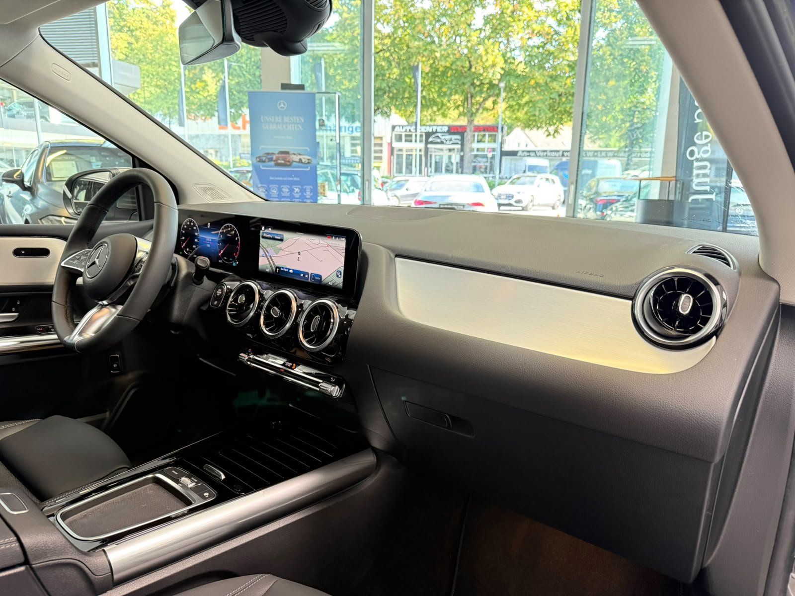 Fahrzeugabbildung Mercedes-Benz B 200 PROGRESSIVE E-HECK+SHZ+LENKHZ.+KAMERA+LED
