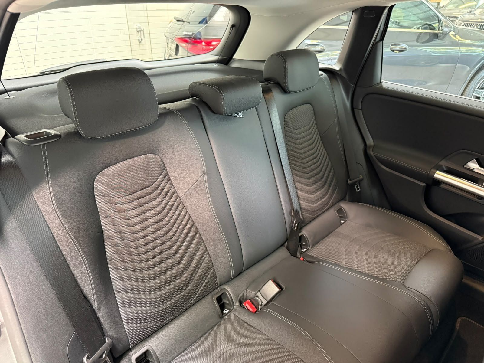 Fahrzeugabbildung Mercedes-Benz B 200 PROGRESSIVE E-HECK+SHZ+LENKHZ.+KAMERA+LED