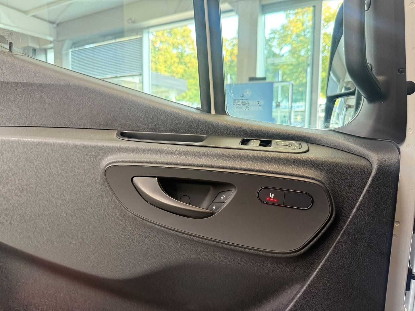 Fahrzeugabbildung Mercedes-Benz Sprinter KA 317 CDI L2H2 360°+SCHWING+NAVI+PTS