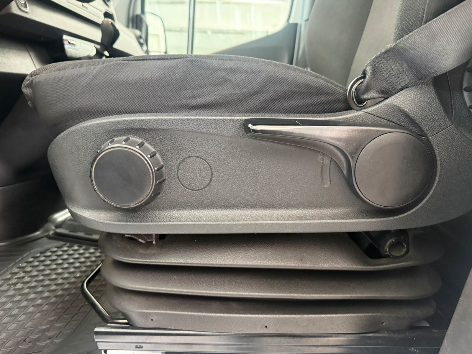Fahrzeugabbildung Mercedes-Benz Sprinter KA 317 CDI L2H2 360°+SCHWING+NAVI+PTS