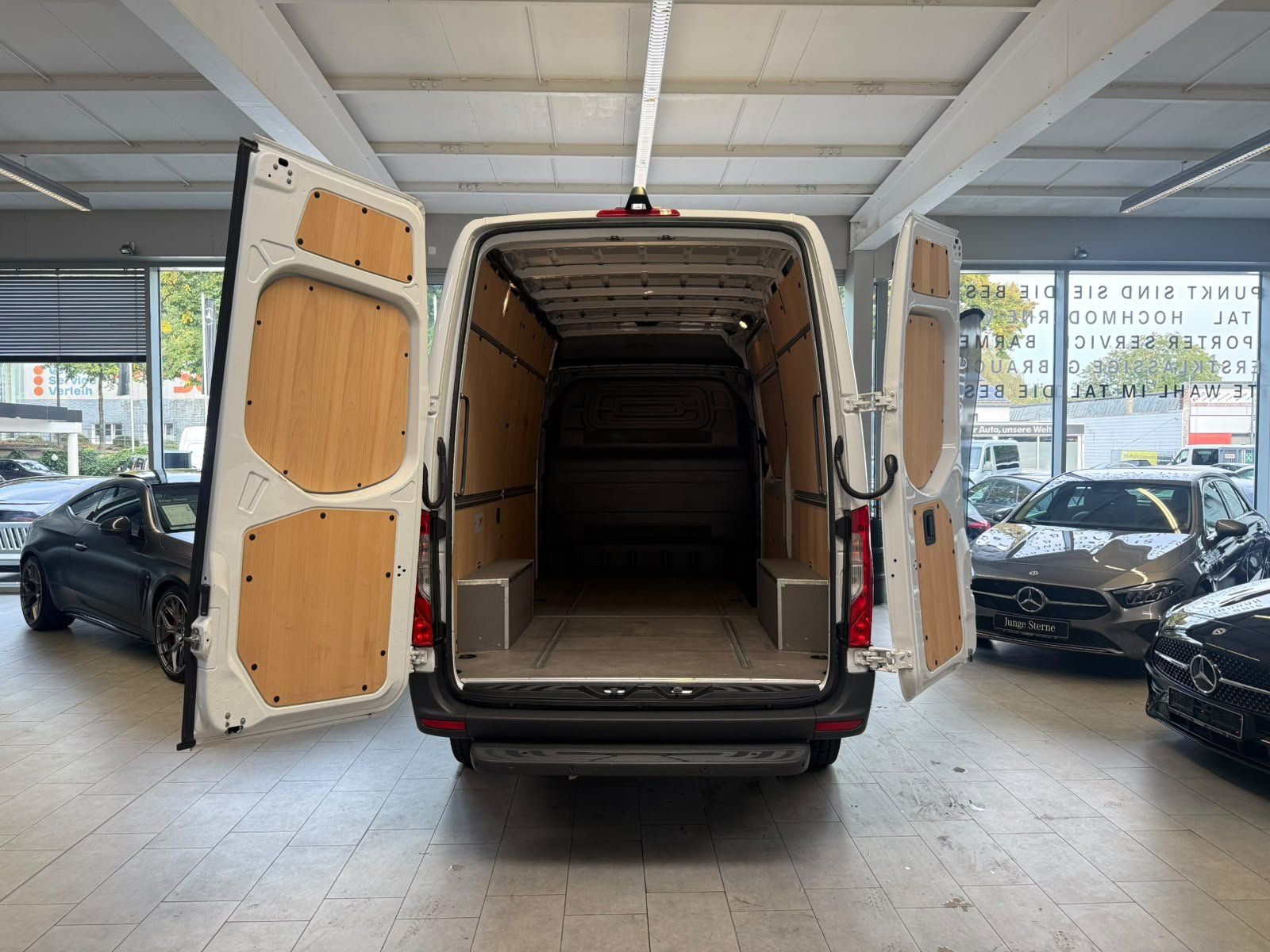 Fahrzeugabbildung Mercedes-Benz Sprinter KA 317 CDI L2H2 360°+SCHWING+NAVI+PTS