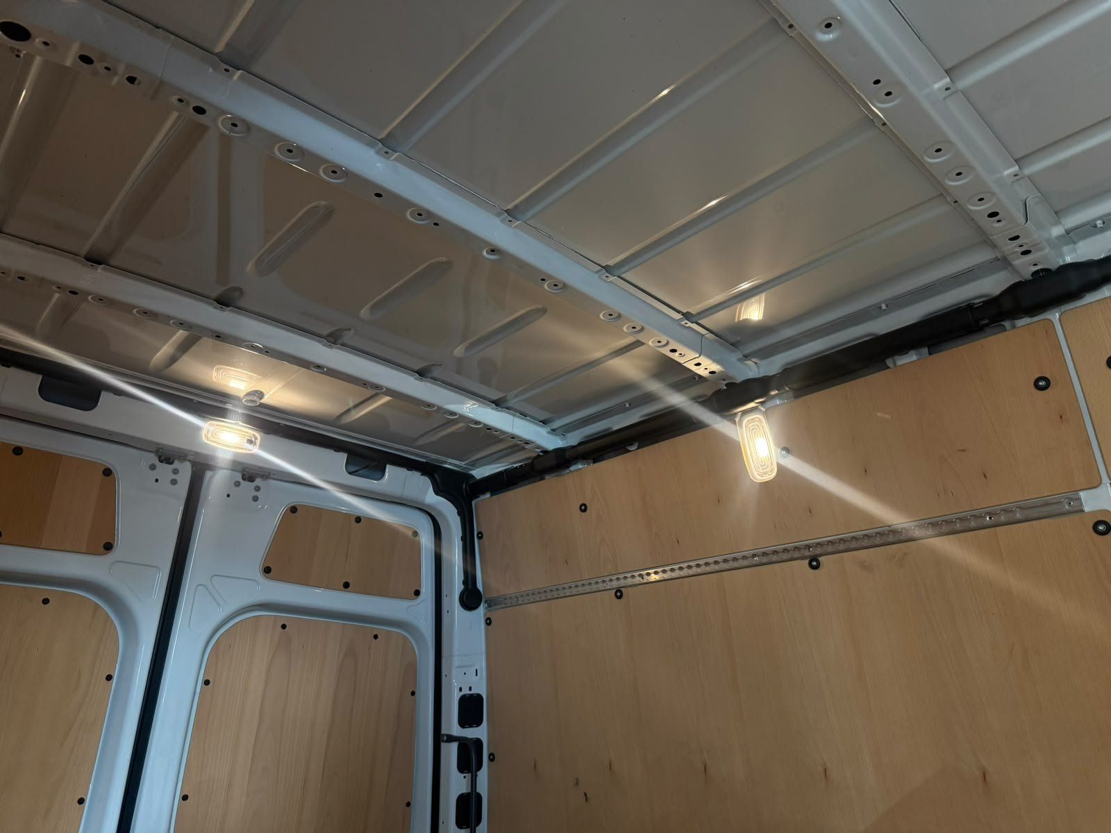 Fahrzeugabbildung Mercedes-Benz Sprinter KA 317 CDI L2H2 360°+SCHWING+NAVI+PTS