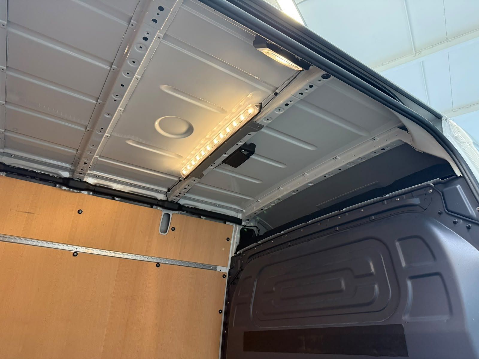 Fahrzeugabbildung Mercedes-Benz Sprinter 317 CDI KA L2H2 LED+FACELIFT+7G+KAMERA