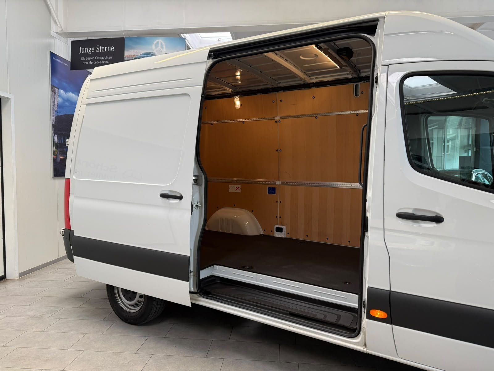 Fahrzeugabbildung Mercedes-Benz Sprinter 317 CDI KA L2H2 LED+FACELIFT+7G+KAMERA