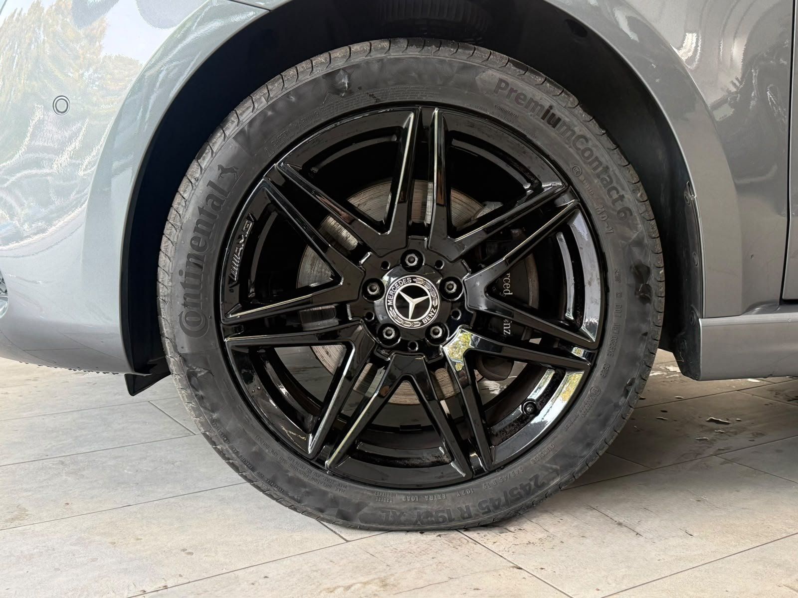 Fahrzeugabbildung Mercedes-Benz V 250 d lang AMG+STDHZ+AHK+DISTR+LEDER+E-SCHIEBE
