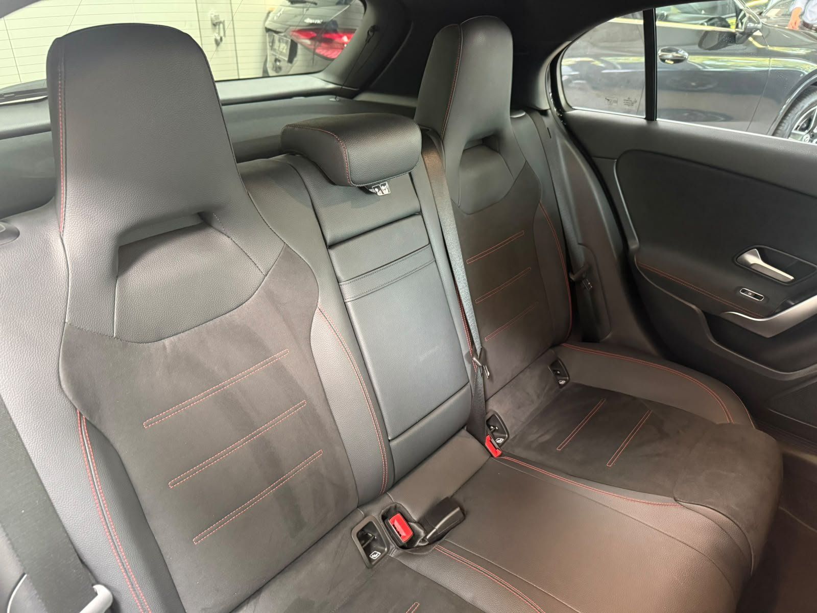 Fahrzeugabbildung Mercedes-Benz A 180 AMG ADVANCED PLUS+TOTWINKEL+KEYLESS